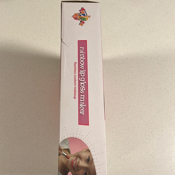 Rainbow lip gloss Maker. flawless custom make up by Geoffreys toy box. Brand New - Picture 10 of 11